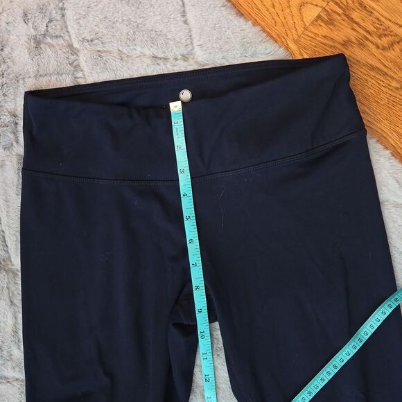 Yogalicious Navy Capri Leggings, Women's Size Medium, Great Condition - Picture 3 of 8